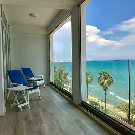 Gorgeous Seafront Larnaca